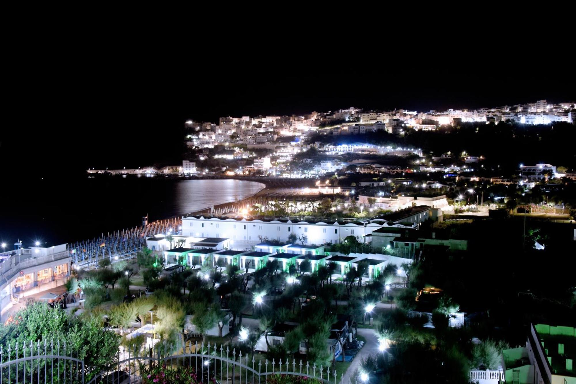 Gemini Luxury Rooms Peschici Exteriér fotografie